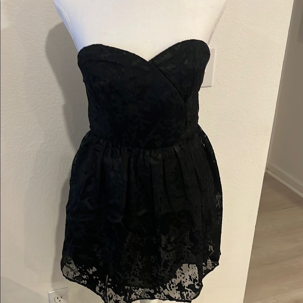 Elegant Black Strapless Dress